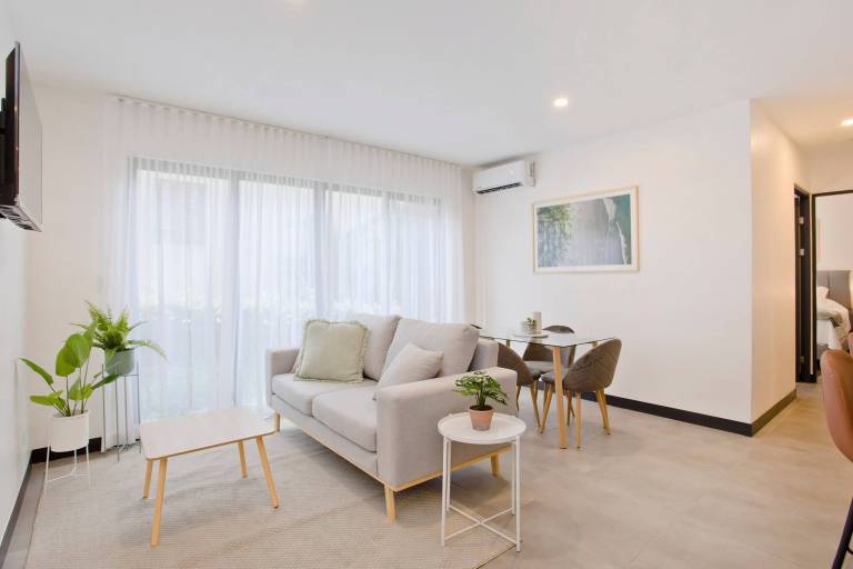 Family-friendly nice rental apartment with private pool & barbeque | Dogs allowed — photo 4