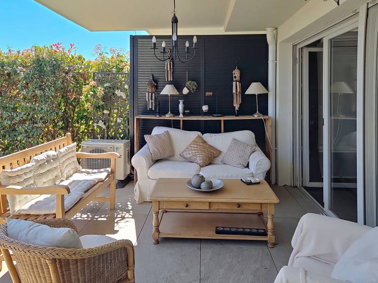 Fully equipped holiday apartment with yard, terrace & pool | Pet-friendly — photo 2
