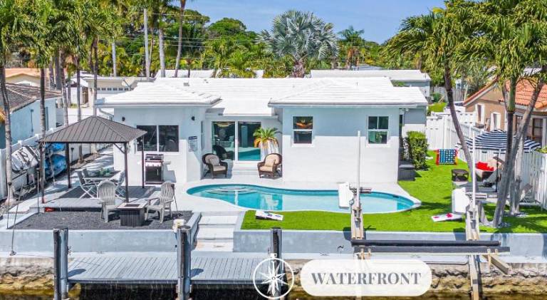 House with pool in Fort Lauderdale, FL