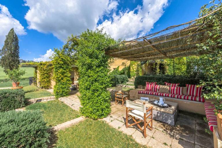 Villa with private pool, patio & garden in Gavorrano