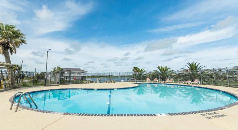 Fully equipped charming vacation home with garden, pool & terrace | Next to the beach | Suitable for remote work | Pet-friendly — photo 4