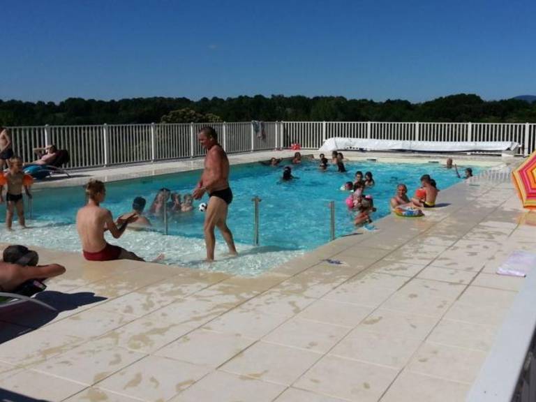 Mobile home with heated pool & patio | Next to the beach | Pet-friendly — photo 2