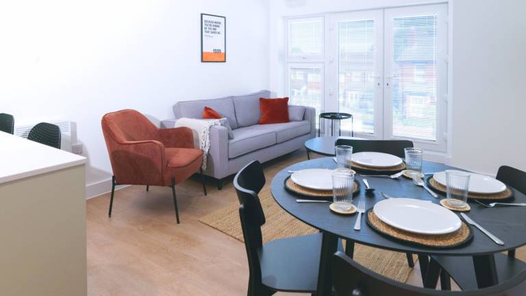 Luxury Manchester Apartment Orange