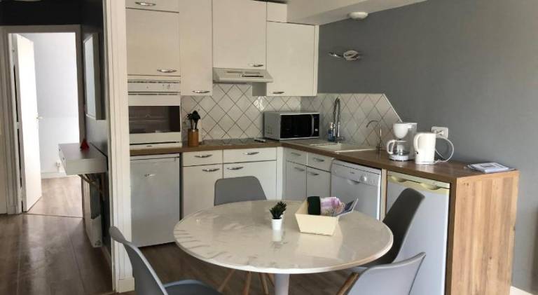 Apartment with 2 rooms for 4 persons — photo 3