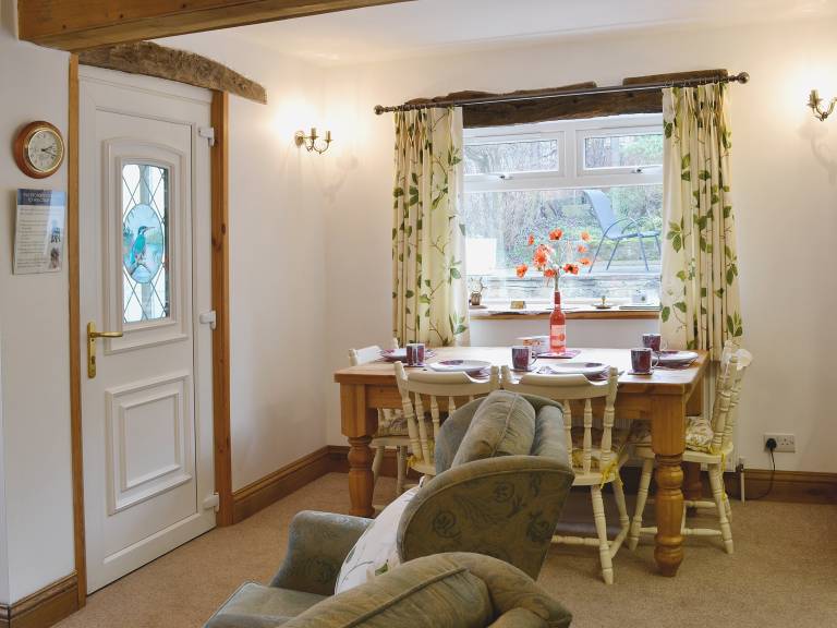 Family-oriented beautiful cottage with terrace & yard | Pets allowed — photo 4
