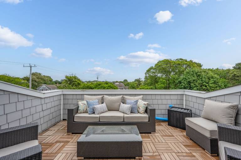 Condo with patio in Massa