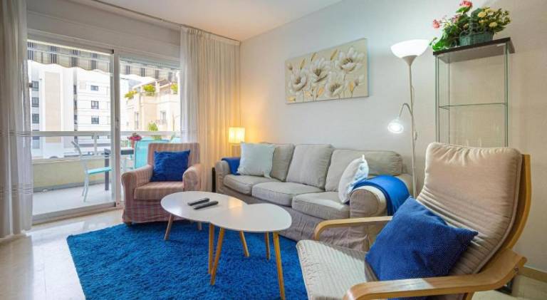 Apartment with pool — photo 2
