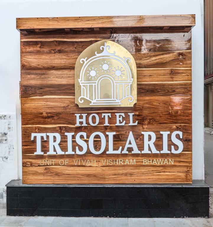 Hotel Trisolars in Tola