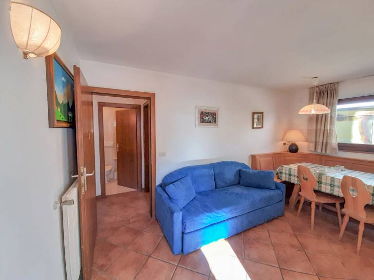 Holiday apartment with patio & yard — photo 2