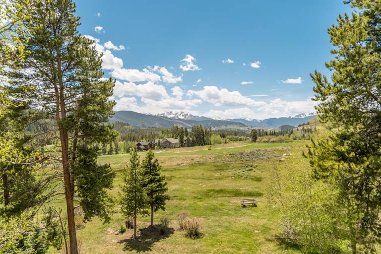 Mountain & Golf Course Views, & Minutes to Ski Lifts! PET FRIENDLY! — photo 3