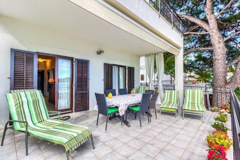 Apartment with terrace, garden & barbecue | Sea view — photo 3