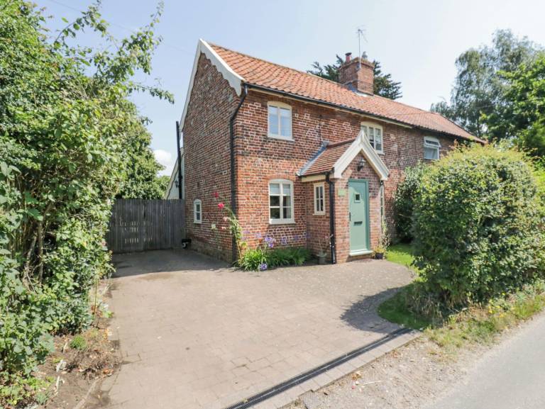 Cottage  Snape