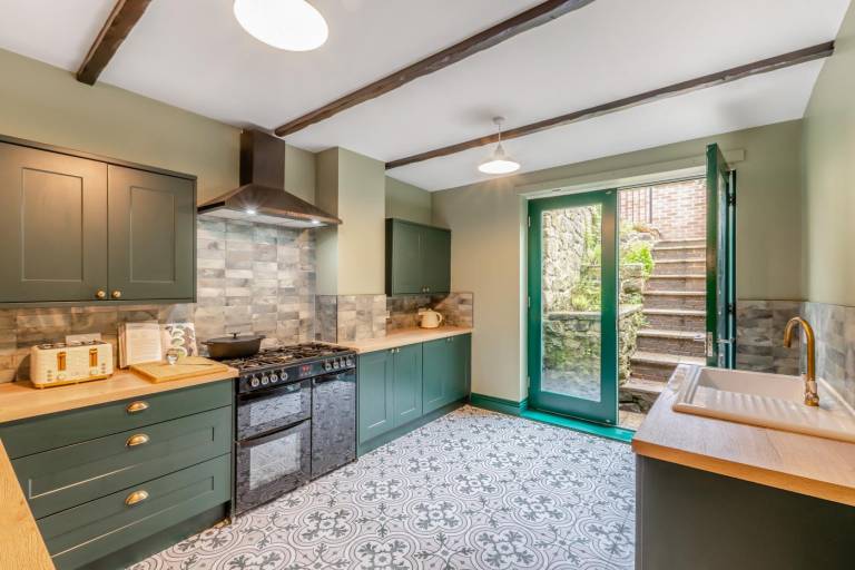 Fully equipped beautiful cottage with garden & BBQ | Dogs allowed — photo 4