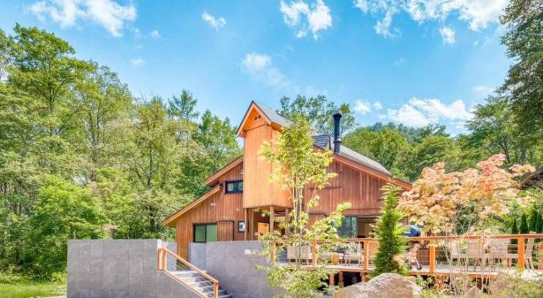 Villa with hot tub in Hakuba