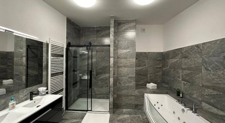 Holiday apartment with jacuzzi — photo 2
