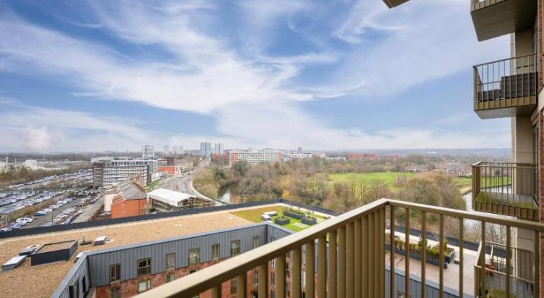 Manchester city centre 2 bedroom luxury apartment — photo 3