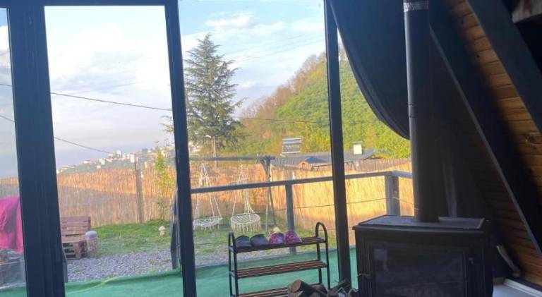 Chalet with grill, patio & yard — photo 3