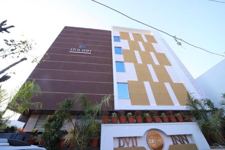 Hotel DVij Inn