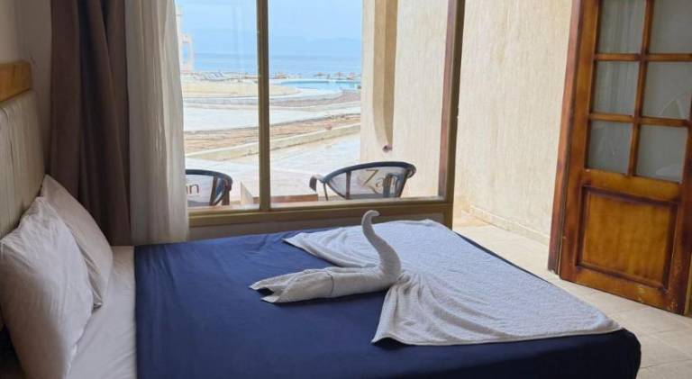 Zain Dive Inn — photo 2