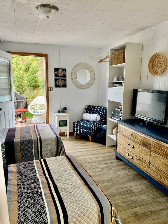 Cabin Gore Bay