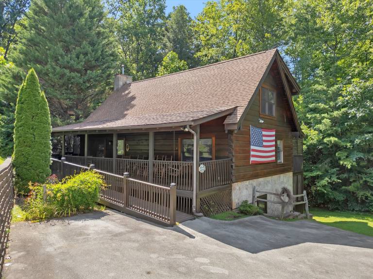 Family-oriented nice cabin with private pool | Pets are welcome — photo 3