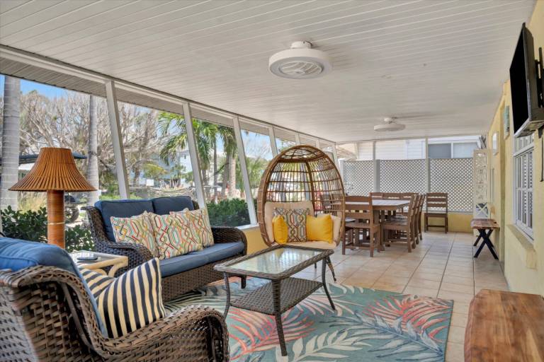 Children-friendly house with private pool, hot tub & grill | Beach nearby | Pet-friendly in Bradenton Beach, FL