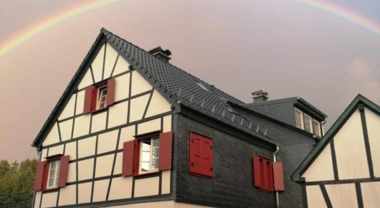 Apartment with 2 rooms for 4 persons in Cologne