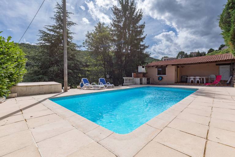 Apartment 'Chataigniers' with Mountain View, Private Pool and Wi-Fi — photo 2