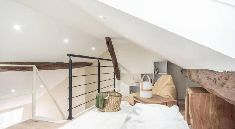 5Two BedroomsChamps ElyseesArc de TriompheAC — photo 3