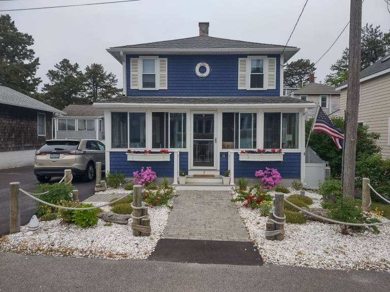 Cottage Pine Point