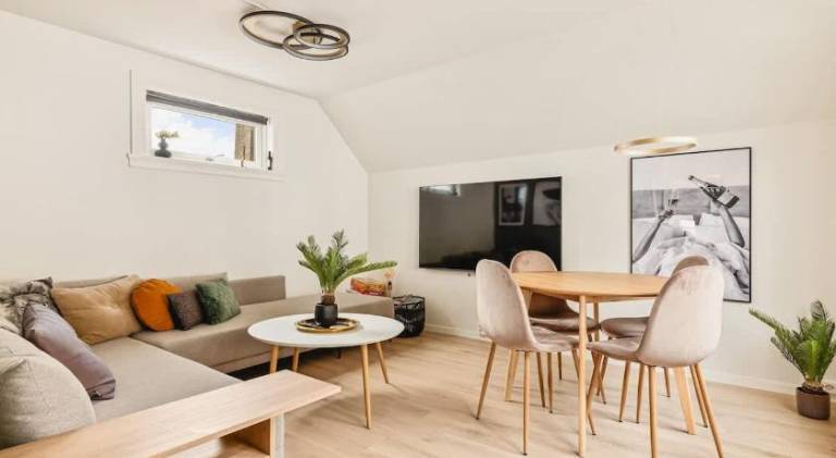 DINBNB Apartment l Skansen funhouse - 400m to Bryggen Gym & Parking in Bergen