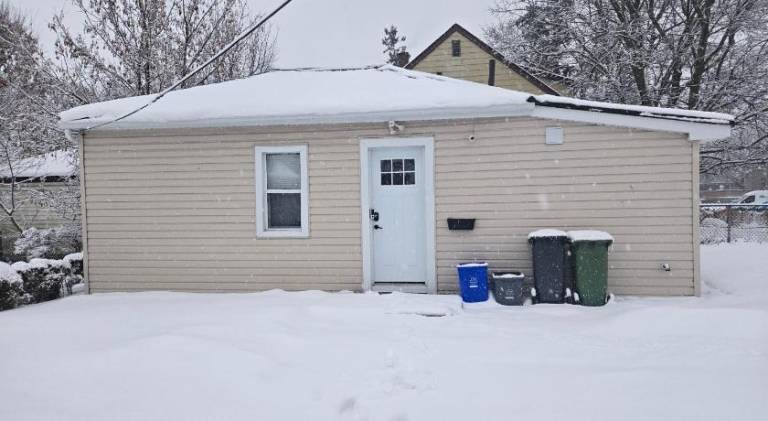 Cozy home on a quiet street minutes to DT Kingston — photo 5