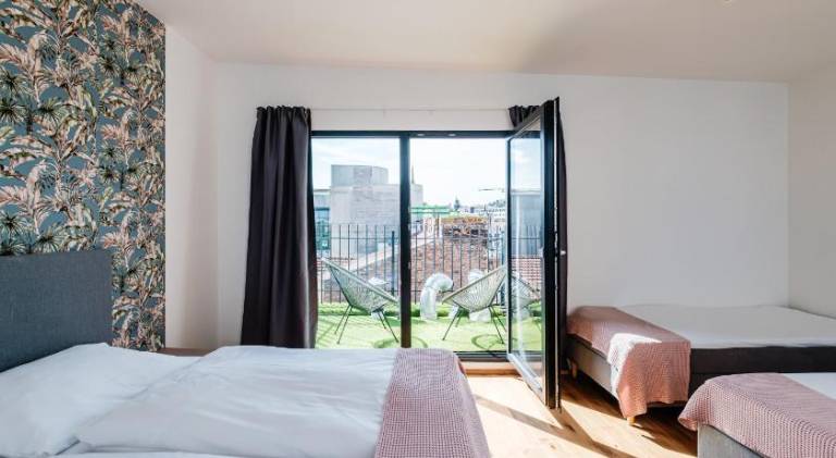 Charming serviced apartment with terrace | Next to Cathedral of St. Peter and Paul | Pets allowed — photo 2