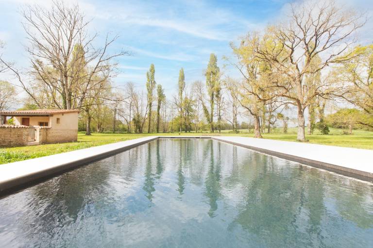 House with private pool & terrace in Vienne