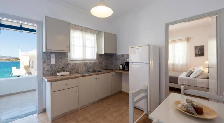 Helen's Minimal Studios & Apartments — photo 2