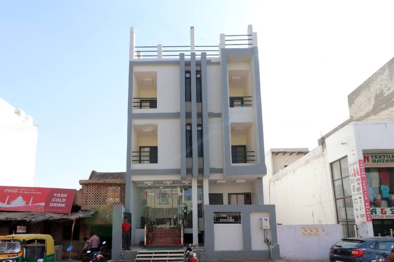 Hotel O The Orient Tree in Agra