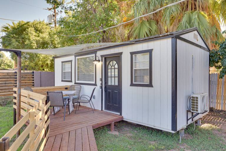 Modern Tiny Home 5 Mi to Downtown Phoenix