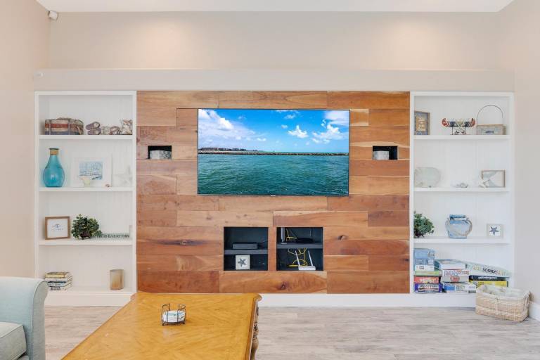 Child-friendly house with patio, private pool & barbeque | Water view | Dogs allowed — photo 4