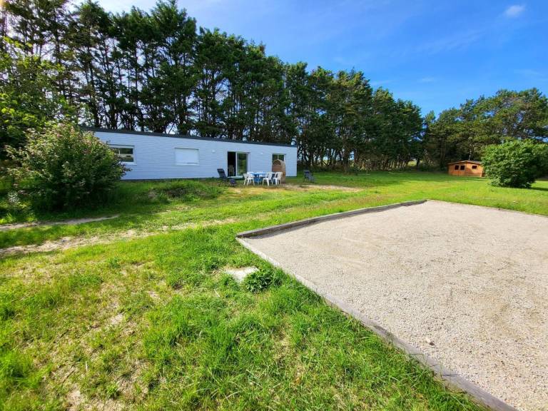Family-oriented house with yard, patio & barbeque | Garden view | Next to the beach | Suitable for remote work | Pets are welcome — photo 2