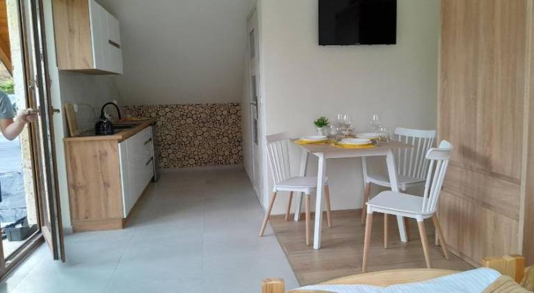 Holiday apartment with patio, grill & garden — photo 3
