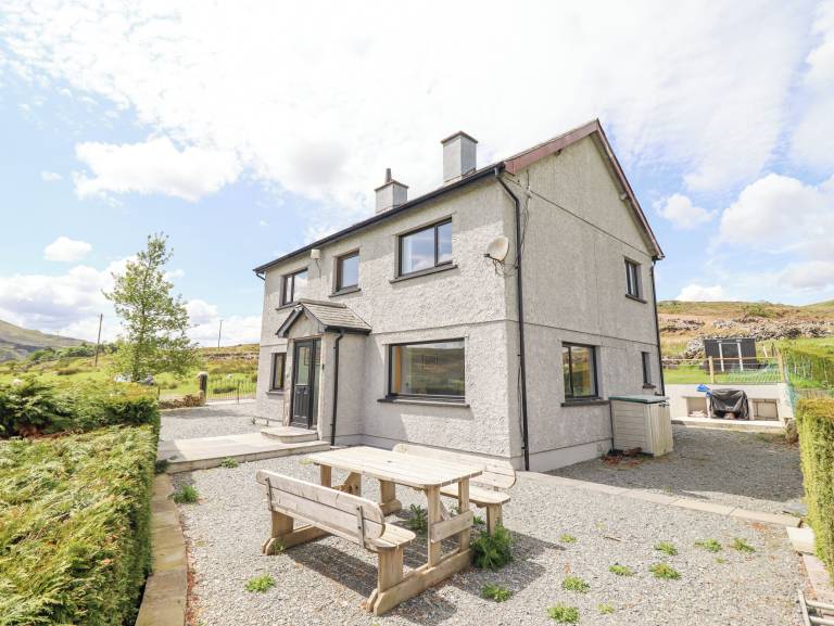 Cottage Llanycil