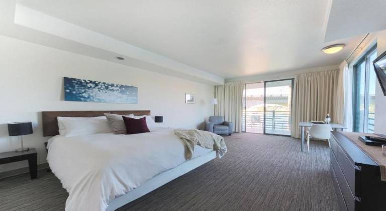 Heat Hotel — photo 2