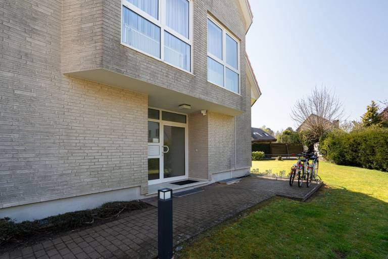 Hundefreundliches 4-Zimmer Ferienapartment mit Balkon und Meerblick in Groemitz