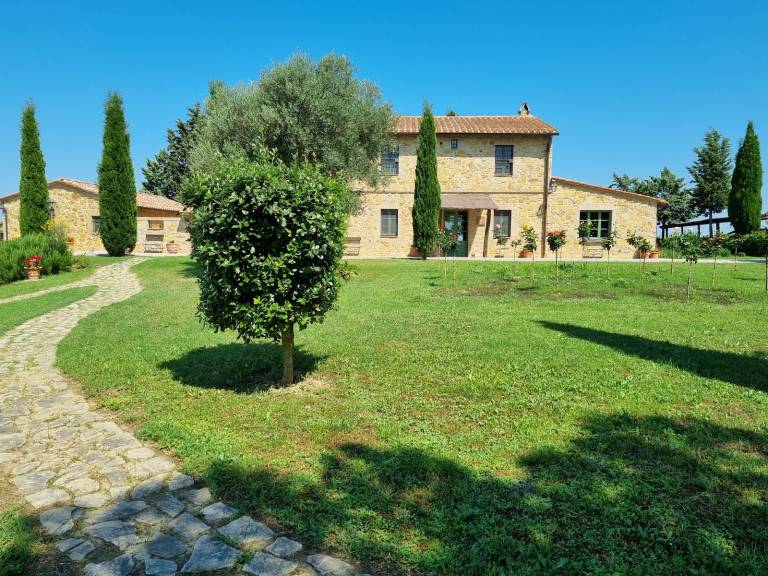 Child-friendly house with private pool, grill & yard | Dogs allowed — photo 3