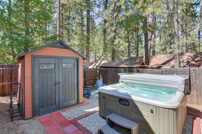1 Mi to Snow Summit: Big Bear Lake Cabin! — photo 2