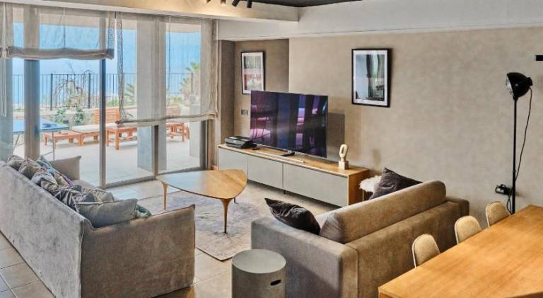 Villa with barbeque, pool & hot tub in Adeje