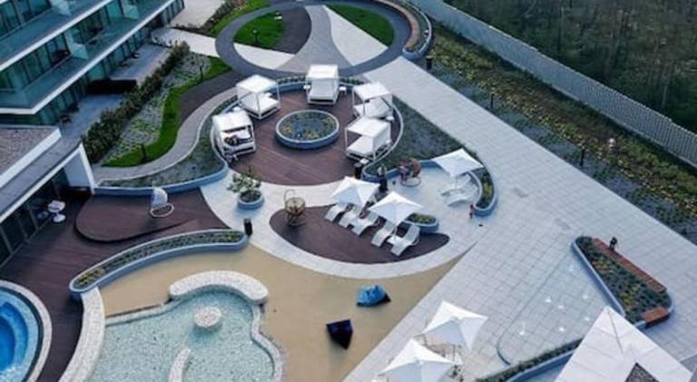 Holiday apartment with hot tub & pool — photo 4