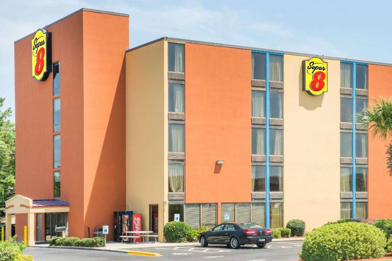 Super 8 By Wyndham Myrtle Beach - Market Common Area in Myrtle Beach, SC