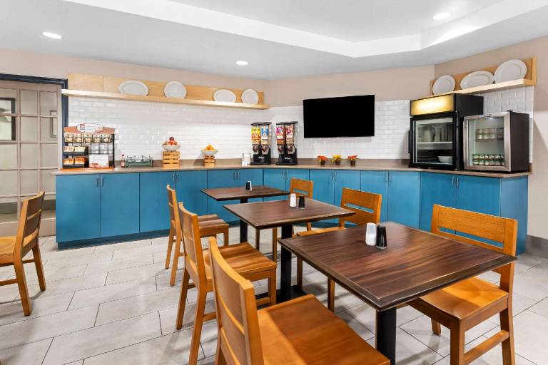 Country Inn & Suites by Radisson, Macon North, GA — photo 4