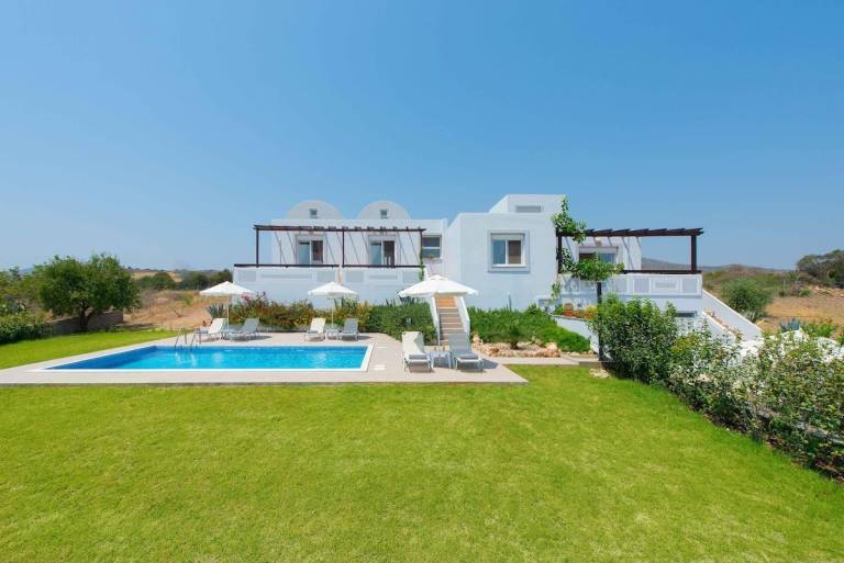 Children-friendly pleasant villa with terrace, yard & private pool | Next to the beach | Suitable for remote work | Dogs allowed in Rhodes